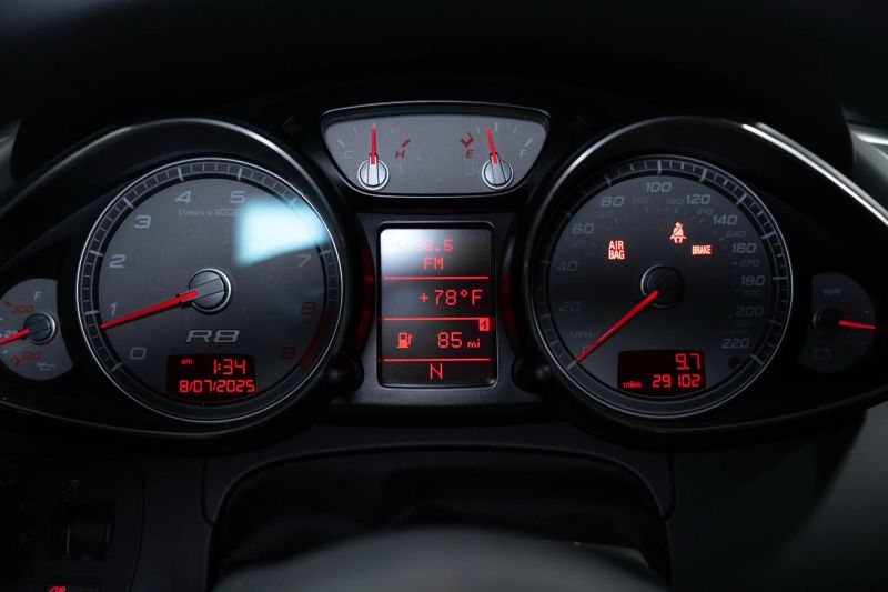 https://imagesdl.dealercenter.net/800/600/202508-f4e8e5477053477db936edd6a3e58ca2.jpg