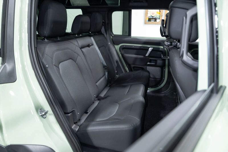 https://imagesdl.dealercenter.net/800/600/202509-0106f4f765e44cac96d237519ec9aee5.jpg