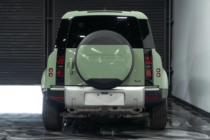 https://imagesdl.dealercenter.net/800/600/202509-0510d49d3b1544cab2d021c1810e5b4f.jpg