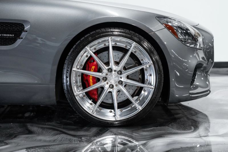 https://imagesdl.dealercenter.net/800/600/202509-213f92425d83418b87f7bc89372cbc09.jpg