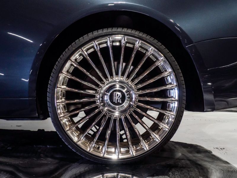 https://imagesdl.dealercenter.net/800/600/202509-22310de9cee645b38bded06a7efd7fa2.jpg