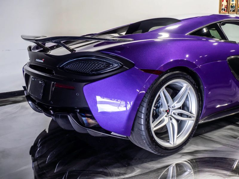 https://imagesdl.dealercenter.net/800/600/202509-22ceb19b5f9e4befaa69eced6de69ebd.jpg