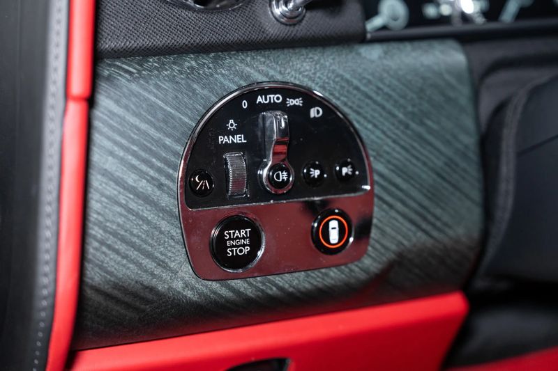 https://imagesdl.dealercenter.net/800/600/202509-2bb1282edbe2461c812f5579fa35f16d.jpg