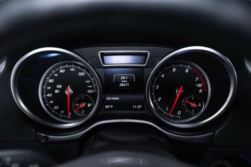 https://imagesdl.dealercenter.net/800/600/202509-37ab460e9d1d4022aeec1bae29f5619f.jpg
