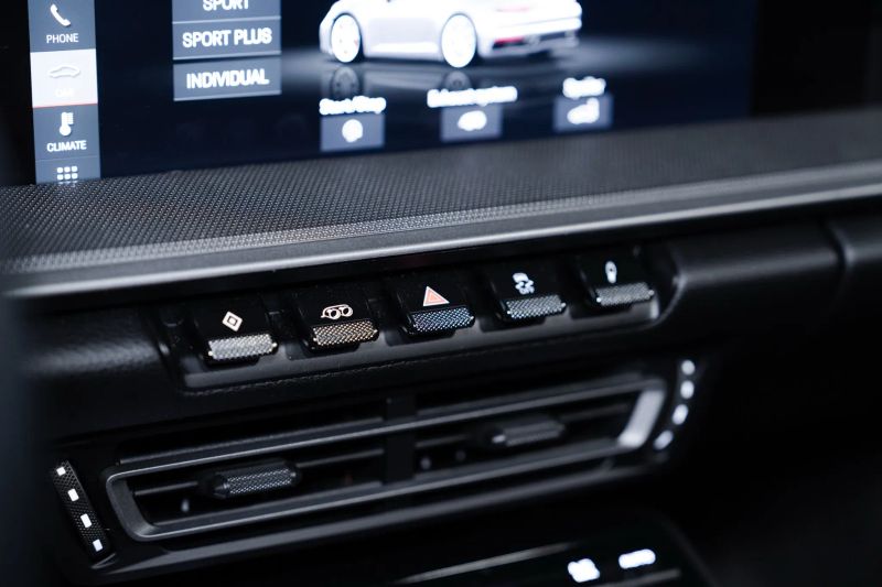 https://imagesdl.dealercenter.net/800/600/202509-3983de257b1c4774bb0966692aa5f93f.jpg