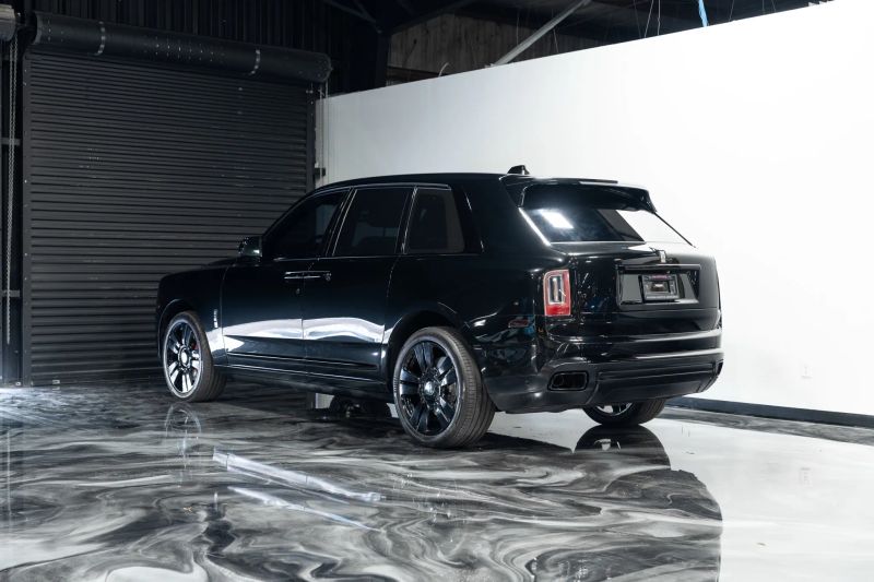 https://imagesdl.dealercenter.net/800/600/202509-3a76b8c6f9824da1b122ea62452805c8.jpg