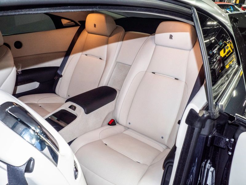 https://imagesdl.dealercenter.net/800/600/202509-3ee27a6ef8714b2688cf29279d81fc78.jpg
