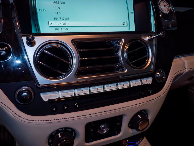 https://imagesdl.dealercenter.net/800/600/202509-423d001158c041cdba04d32de0a8da6c.jpg