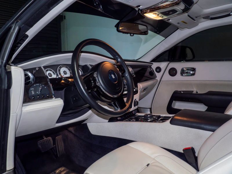 https://imagesdl.dealercenter.net/800/600/202509-4cb80d909de043abb48427ca3cb94ba2.jpg