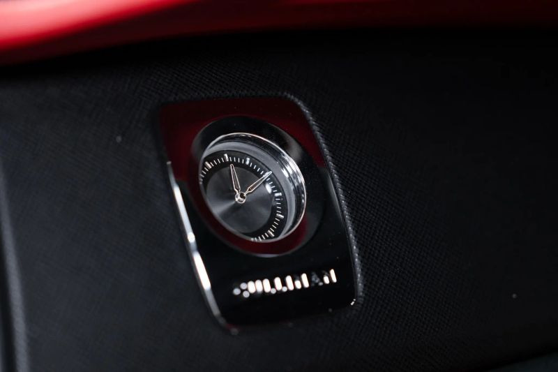 https://imagesdl.dealercenter.net/800/600/202509-5d617ff42ce74ef2bce2c54262778296.jpg