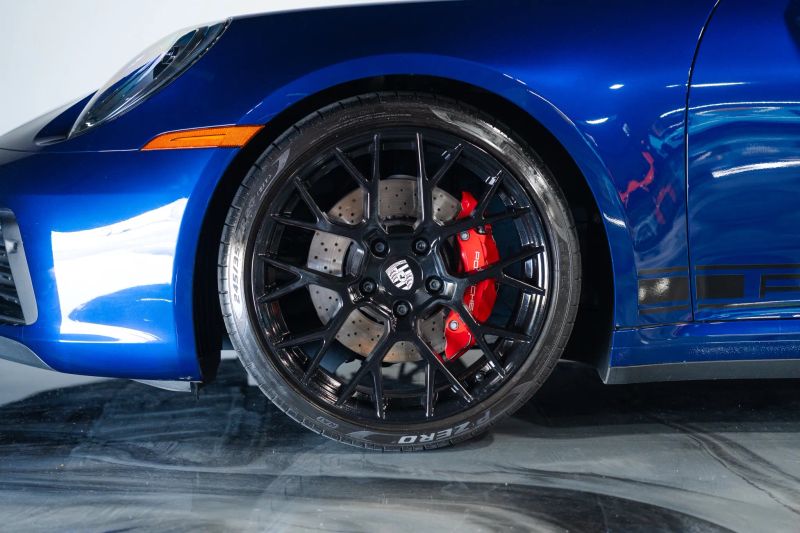 https://imagesdl.dealercenter.net/800/600/202509-67ef498a4bdc46f5b23fc3a59faa042d.jpg