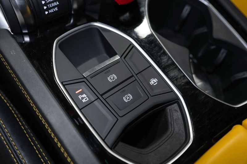 https://imagesdl.dealercenter.net/800/600/202509-7eaa57ebf31341b387b437663b58ce66.jpg