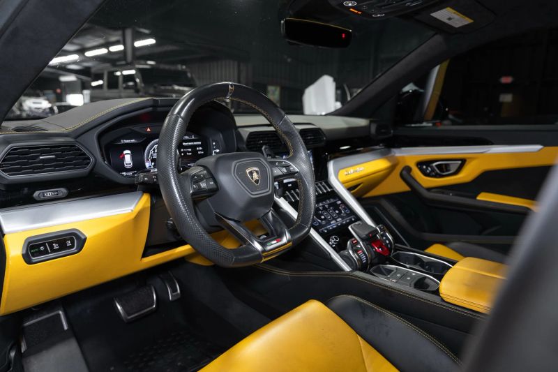 https://imagesdl.dealercenter.net/800/600/202509-867944c34e4c4a29a723da7a6ae368e8.jpg