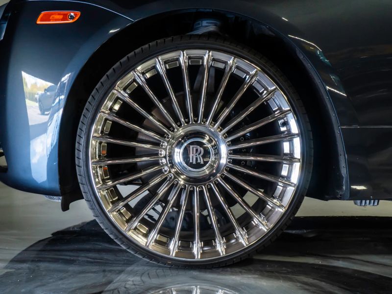 https://imagesdl.dealercenter.net/800/600/202509-8d6b9a7080ef4b9ba2af72f7aed7232a.jpg