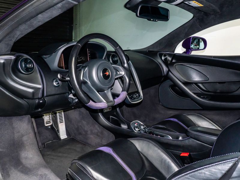 https://imagesdl.dealercenter.net/800/600/202509-90bf65336a664ec29050d58c64ef08d8.jpg