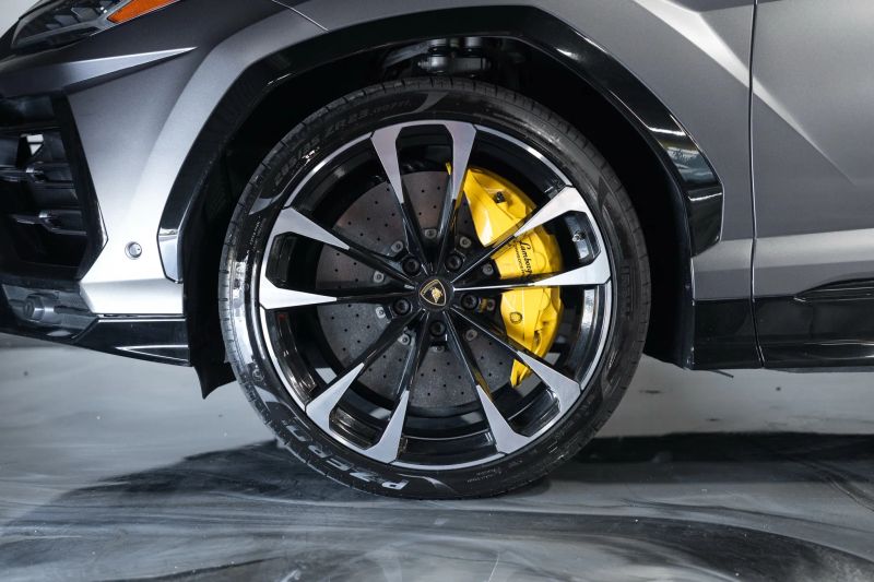 https://imagesdl.dealercenter.net/800/600/202509-a12616acf5864e4b9b4a2832c5cb6d93.jpg