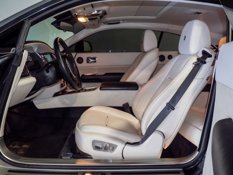 https://imagesdl.dealercenter.net/800/600/202509-a85e561c95584c24b852c3170f2897bc.jpg