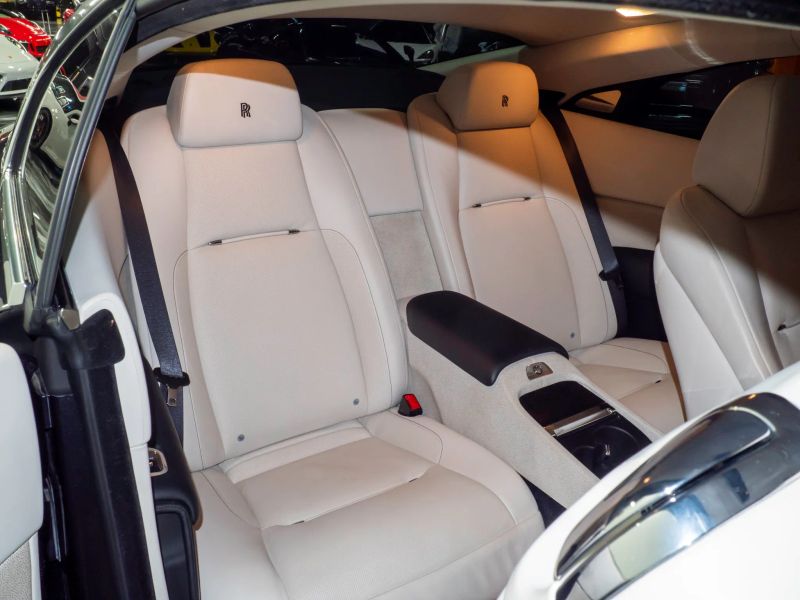 https://imagesdl.dealercenter.net/800/600/202509-aead247ec8f14146b5b591ce6baa5220.jpg