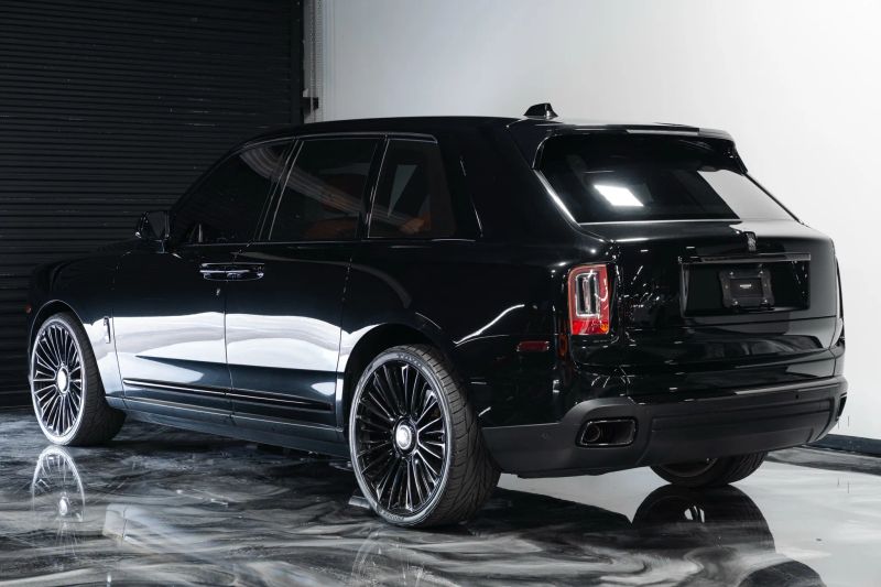 https://imagesdl.dealercenter.net/800/600/202509-b1bfaf0a1c394f9ebfed6c47094e2bf6.jpg