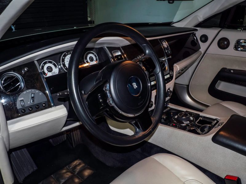 https://imagesdl.dealercenter.net/800/600/202509-b2621d130d2744ceb5f2911902a1f53a.jpg