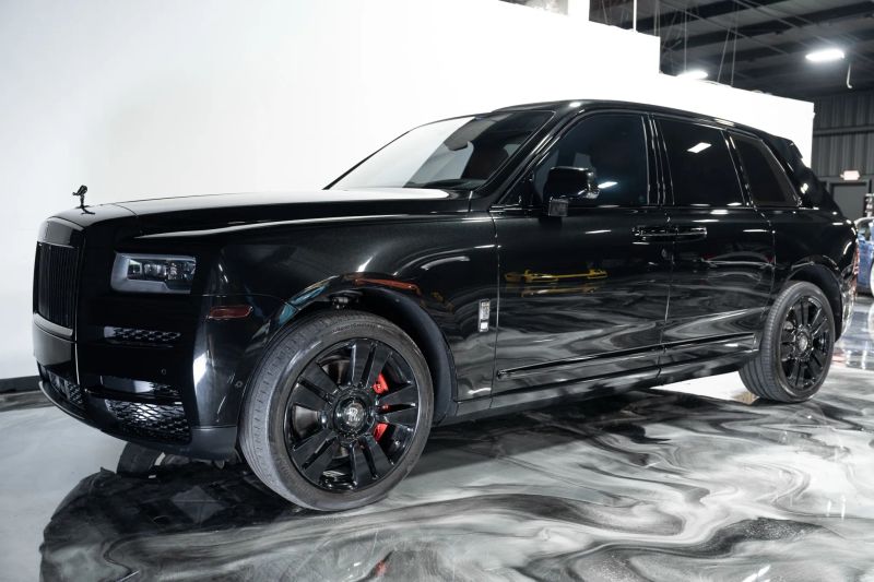 https://imagesdl.dealercenter.net/800/600/202509-b518883bbc324382a7c90ee41fc7d4fb.jpg