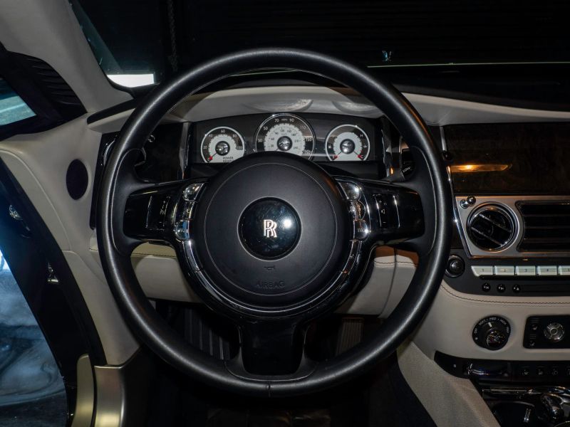 https://imagesdl.dealercenter.net/800/600/202509-b54d0ca6ae7e4ff29233bf088c453fd3.jpg