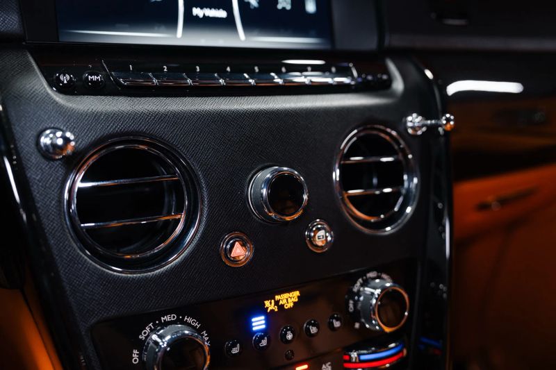 https://imagesdl.dealercenter.net/800/600/202509-b8e14414a8a74ba6afe78030975994fc.jpg