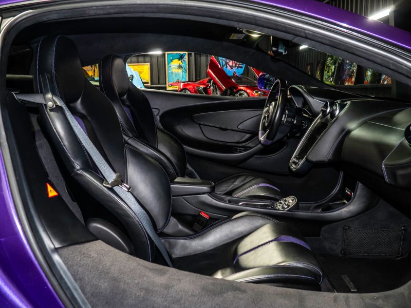 https://imagesdl.dealercenter.net/800/600/202509-bcebfe51a8634d24802ee83bd7907eb8.jpg