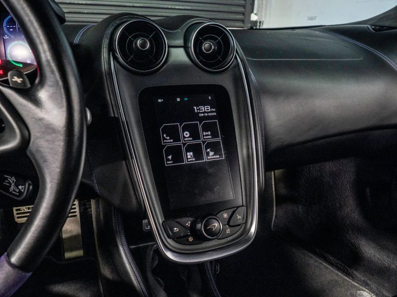 https://imagesdl.dealercenter.net/800/600/202509-c3a6ceac4508466bb26d6c279188c0cf.jpg