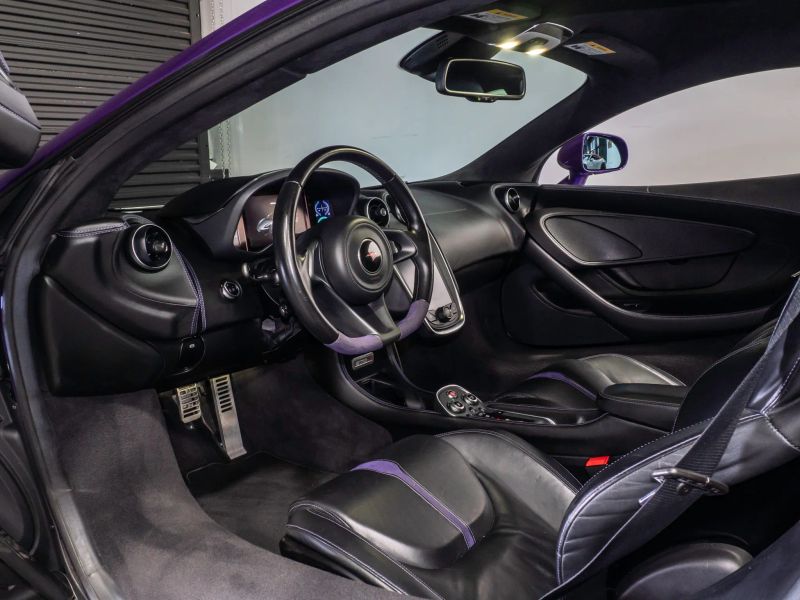 https://imagesdl.dealercenter.net/800/600/202509-c8b3faee67864aa0945710ccd39e5c76.jpg