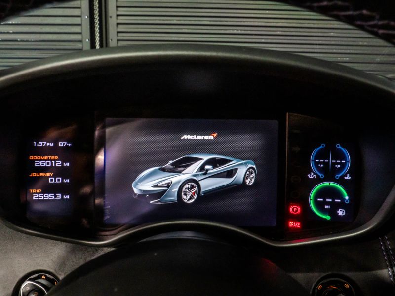 https://imagesdl.dealercenter.net/800/600/202509-cce893585d55400f85c4368f6b5ae9c2.jpg