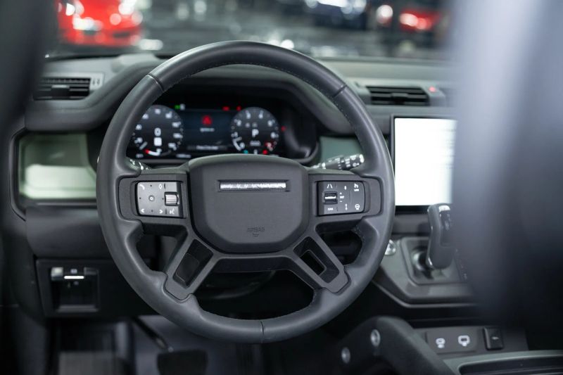 https://imagesdl.dealercenter.net/800/600/202509-d39df776122e4f69aabc0acf0b9c5f7f.jpg
