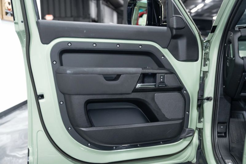 https://imagesdl.dealercenter.net/800/600/202509-d4489c7f93894c1aa06adb76faf43440.jpg