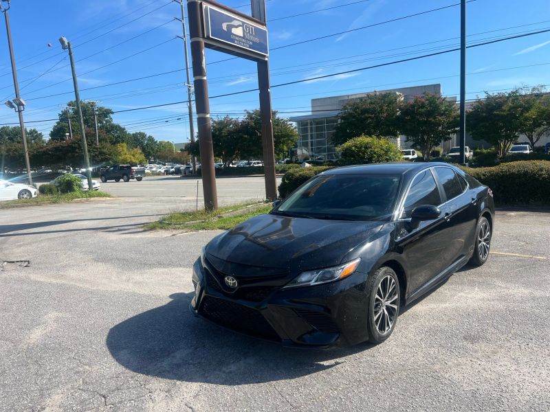 2020 Toyota Camry SE