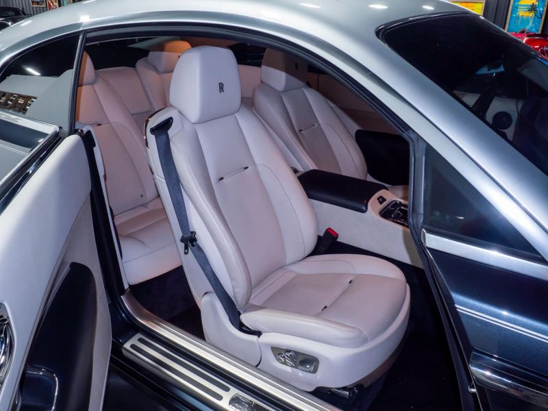 https://imagesdl.dealercenter.net/800/600/202509-db665cf612a6473f8c8e91fa1e1d359c.jpg