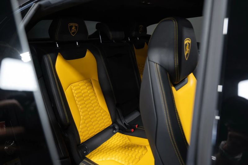 https://imagesdl.dealercenter.net/800/600/202509-dbd4ee1376684f76bcaf47790d8bfe03.jpg