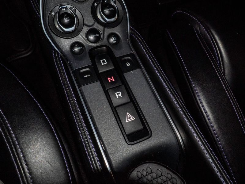 https://imagesdl.dealercenter.net/800/600/202509-dfd05f8be210497b9a8e033dcb64b6ba.jpg