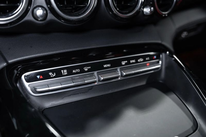 https://imagesdl.dealercenter.net/800/600/202509-e6593fbc68594585820f18d199ed68d4.jpg