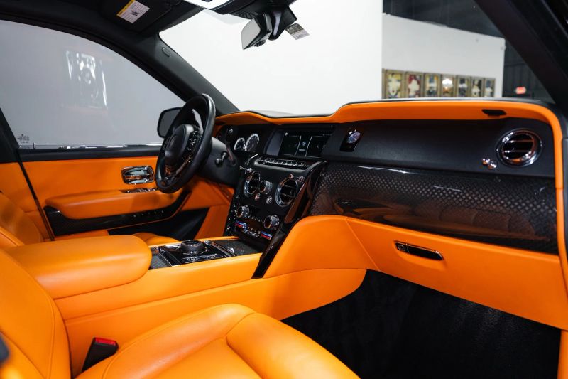 https://imagesdl.dealercenter.net/800/600/202509-e8ce9dcbb914433db047422f05413e52.jpg