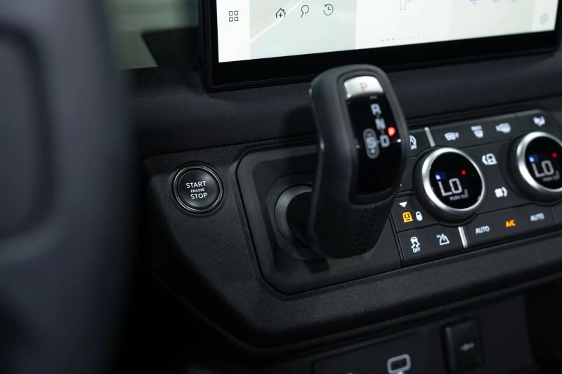 https://imagesdl.dealercenter.net/800/600/202509-edaba9f47b944ef790598d7ba82f0019.jpg