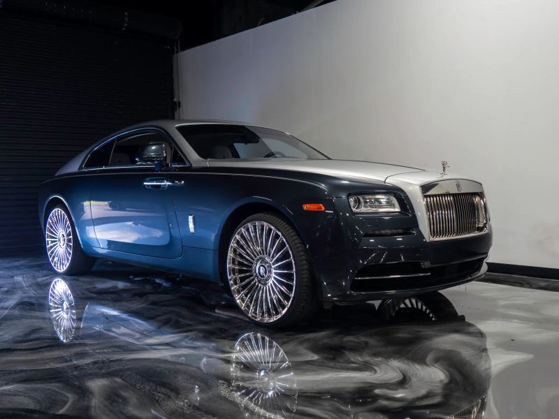 https://imagesdl.dealercenter.net/800/600/202509-f2116021e51943088d870e61d1496b11.jpg