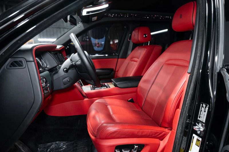 https://imagesdl.dealercenter.net/800/600/202509-f293f61875324b45b12d8394b7233605.jpg