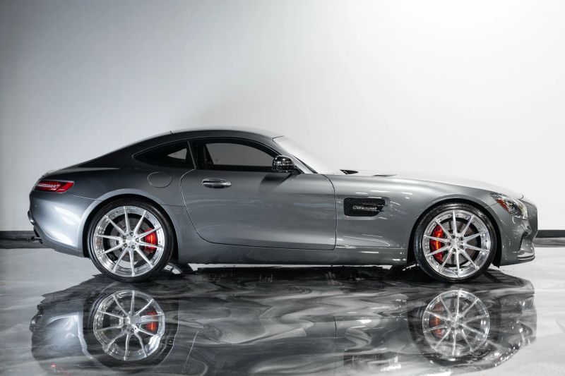https://imagesdl.dealercenter.net/800/600/202509-f56ad1f70d4f454594a93727001c8376.jpg